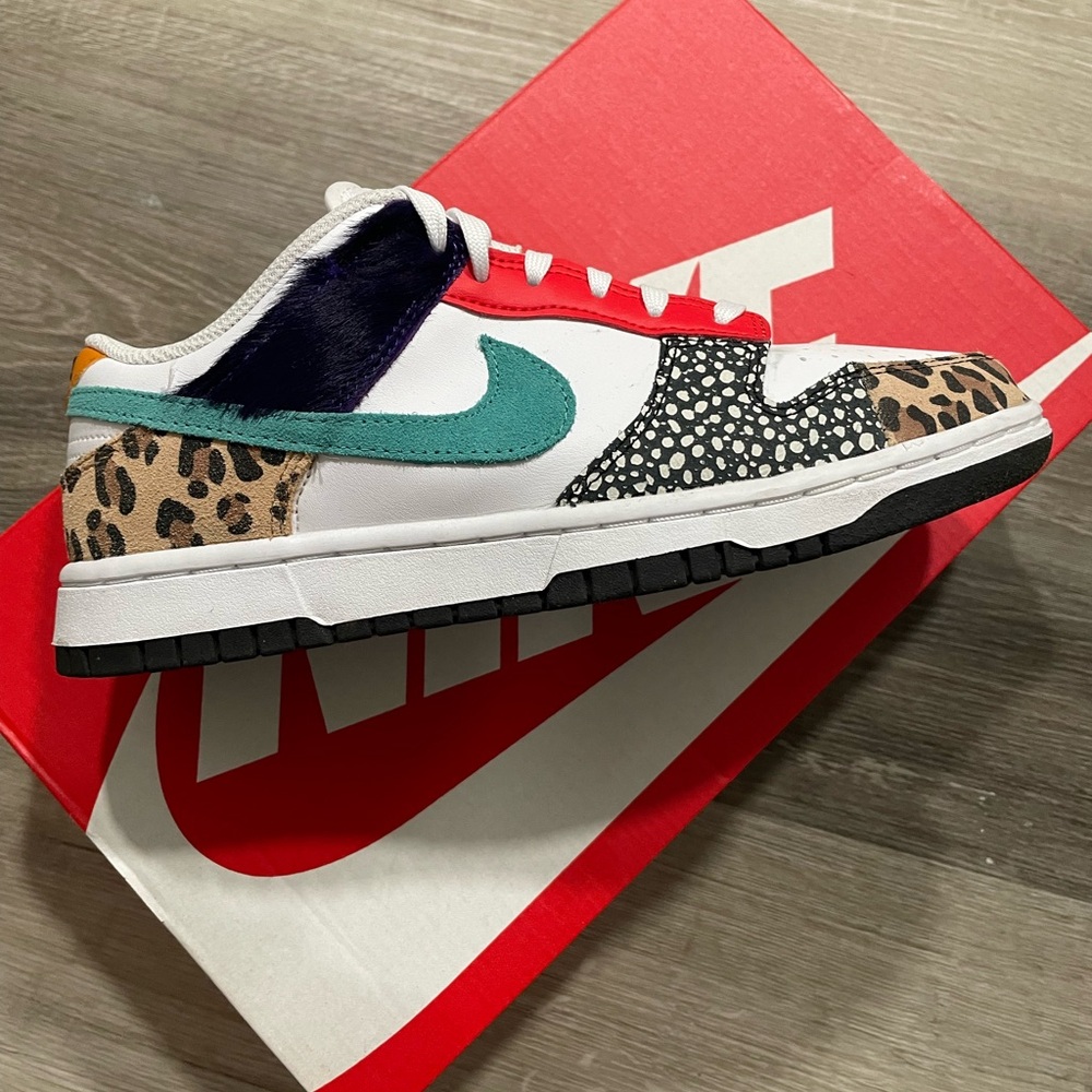 W momens NIKE DUNK LOW SE